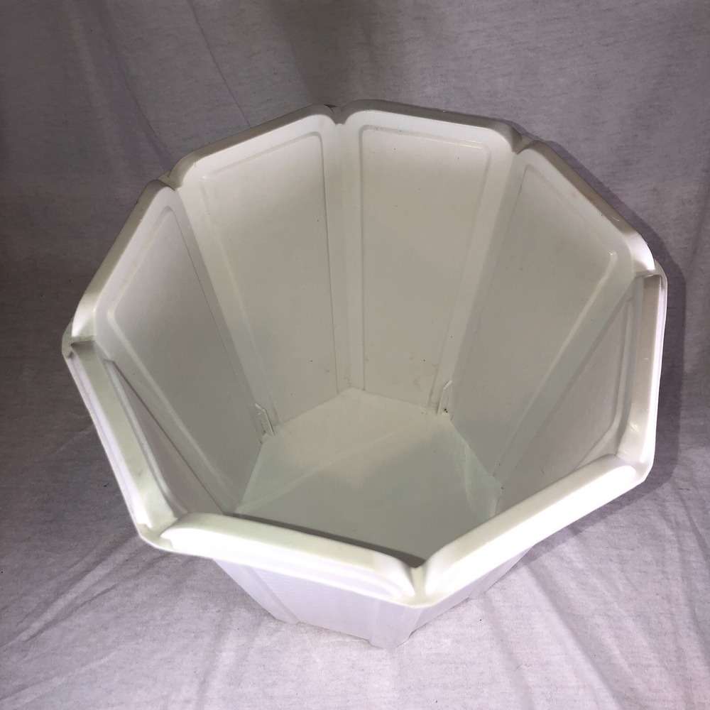 Rubbermaid Plastic Retro White Basketweave Trash Can Small Wastebasket Wicker - Picture 5 of 8